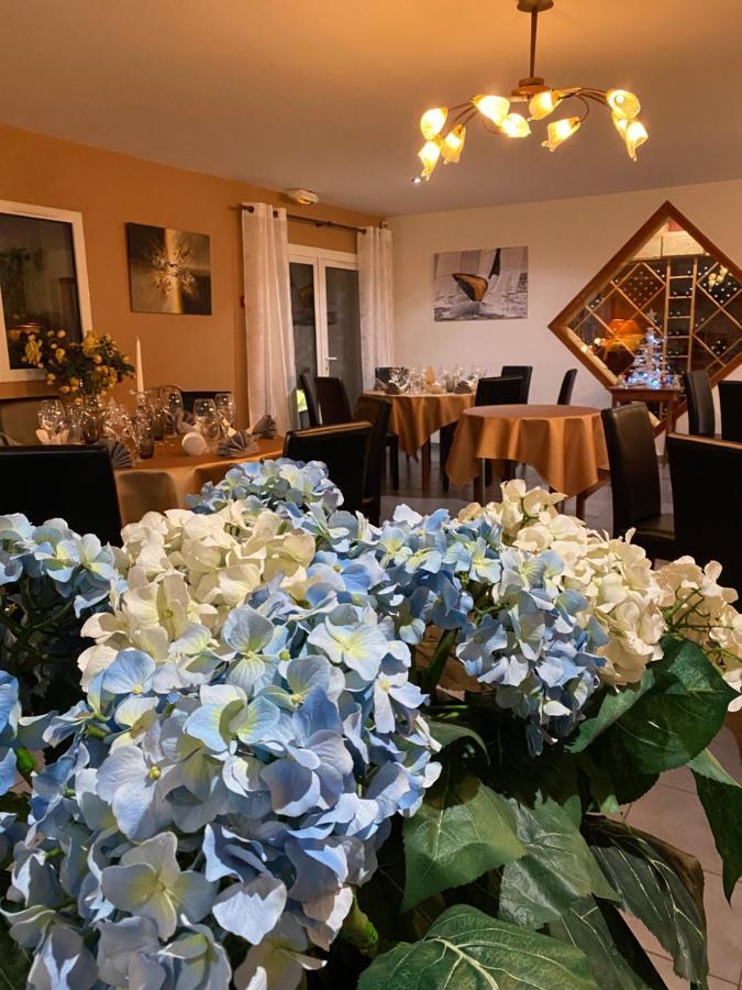 Hotel - Restaurant L'Hortensia Noyalo Екстер'єр фото