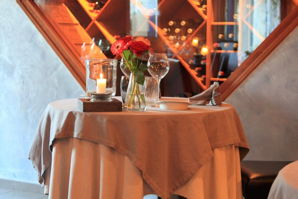 Hotel - Restaurant L'Hortensia Noyalo Екстер'єр фото